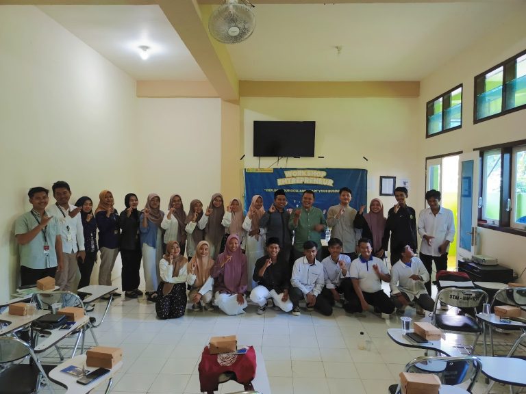 DEMI FEBI IAI Ibrahimy Gelar Workshop Entrepreneurship